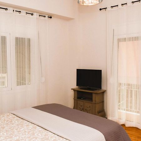 Ellis House Apartment Агринион Екстериор снимка