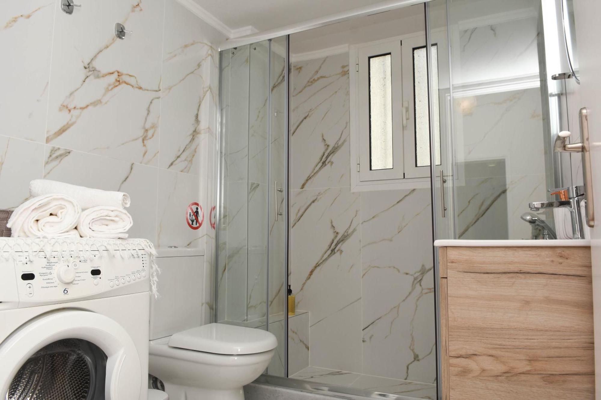 Ellis House Apartment Агринион Екстериор снимка
